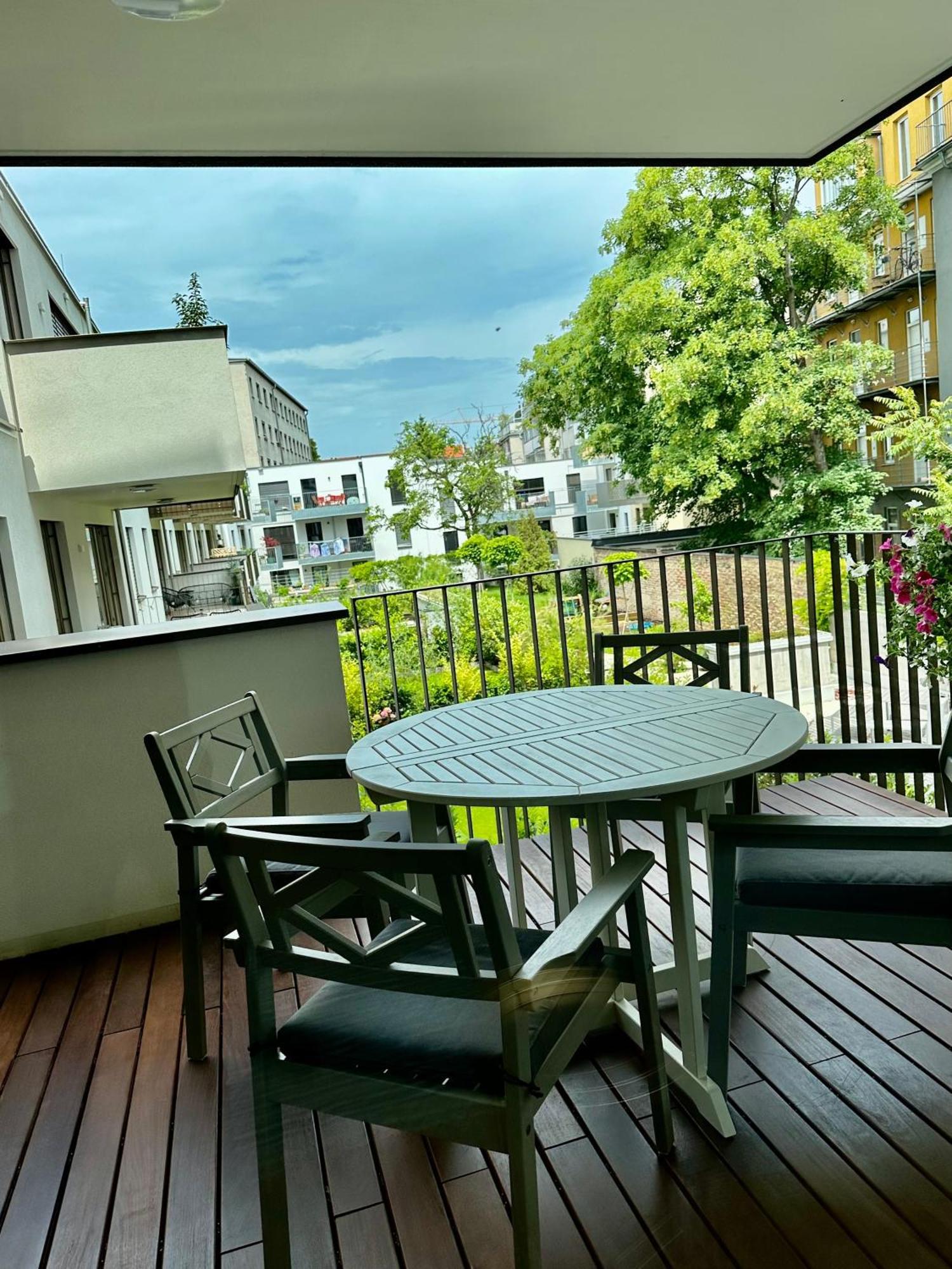 Vienna Sunny Side Up Apartments Екстериор снимка