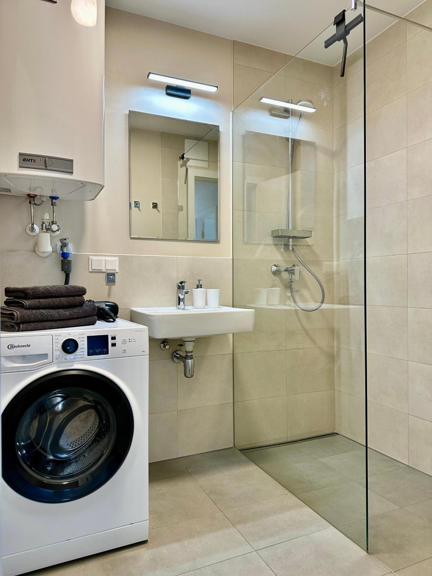 Vienna Sunny Side Up Apartments Екстериор снимка